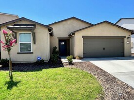 2531 S Cedar St in Visalia, CA - Building Photo