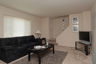 River Run Apartments in Warren, OH - Building Photo - Interior Photo