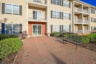 61 Liddle Ave in Edison, NJ - Building Photo