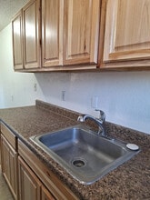 2423 Boxwood St, Unit 8 in Sacramento, CA - Foto de edificio - Building Photo