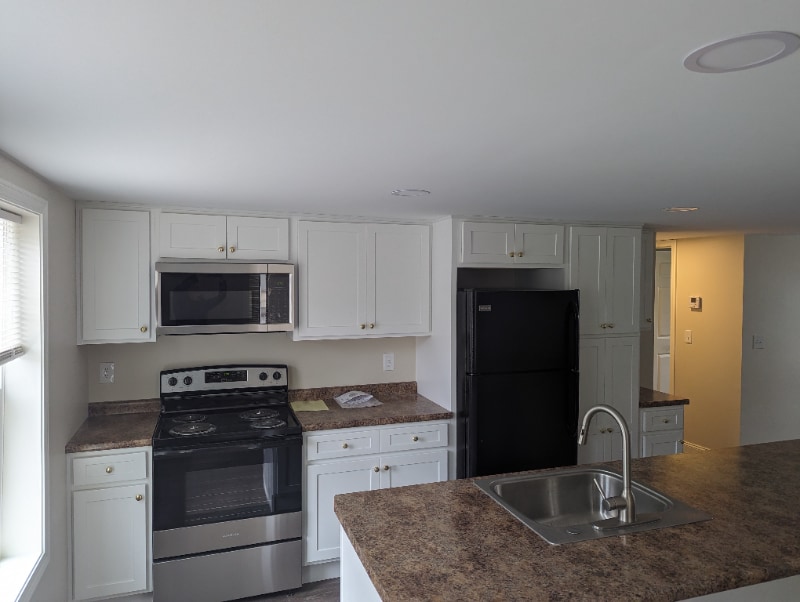 240 S Barnstead Rd in Barnstead, NH - Building Photo