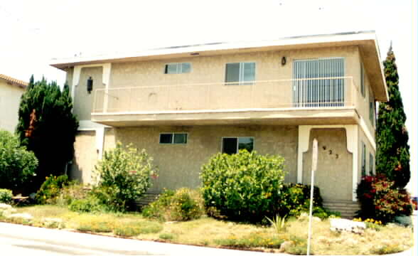 1923 Vanderbilt Ln in Redondo Beach, CA - Building Photo