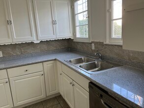 1422 Alvira St, Unit 1422 in Los Angeles, CA - Building Photo - Building Photo