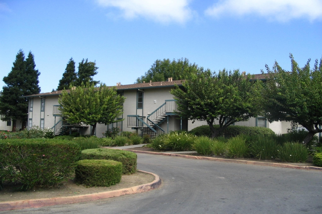 Iris Court in Fairfield, CA - Building Photo