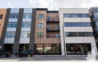 1641 W Grand Ave, Unit 304 in Chicago, IL - Building Photo