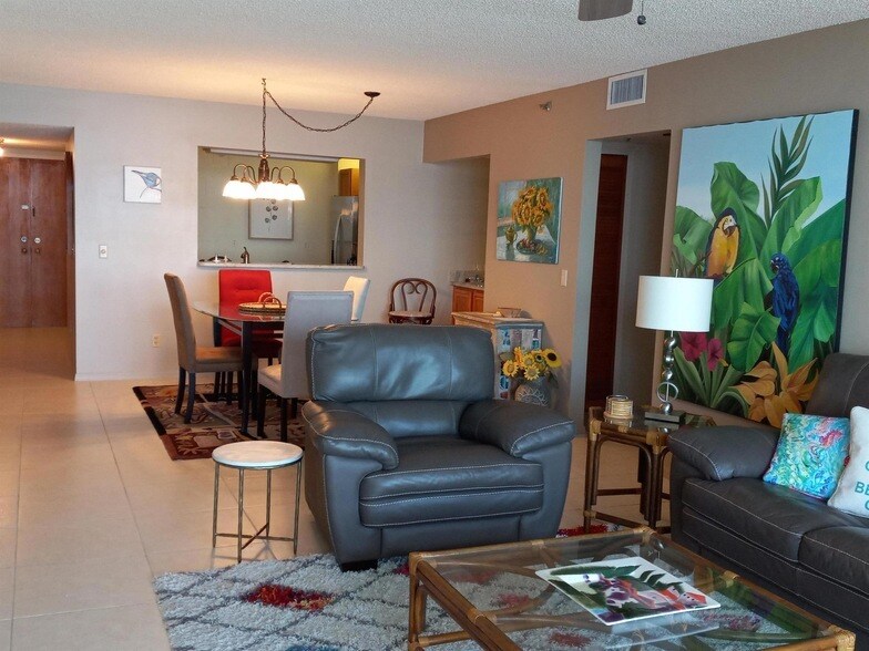 9960 S Ocean Dr, Unit 502 in Jensen Beach, FL - Building Photo