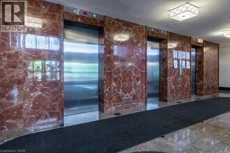 500 Green Rd in Hamilton, ON - Building Photo - Building Photo