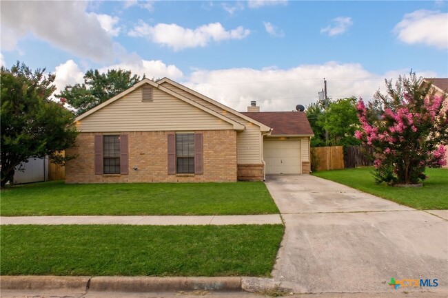 2404 Fieldstone Dr