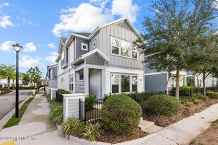 7400 Beach Walk Pl in Jacksonville, FL - Building Photo