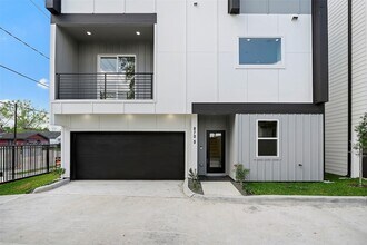 870 W Little York Rd in Houston, TX - Building Photo - Building Photo