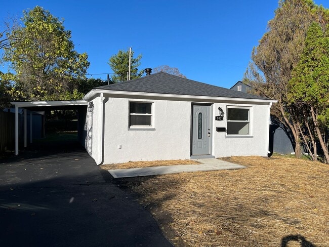 property at 502 Rosslyn Ave