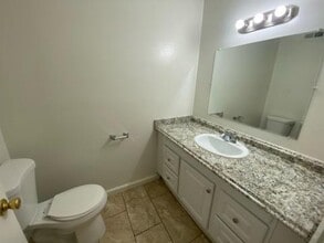 3344 E Sierra Madre Ave in Fresno, CA - Building Photo - Building Photo