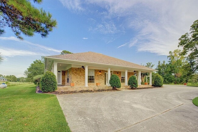 1548 Virgie Community Rd in Magnolia, TX - Building Photo - Building Photo