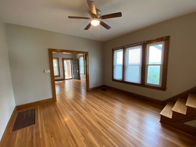 152 W Pacemont Rd in Columbus, OH - Building Photo - Building Photo