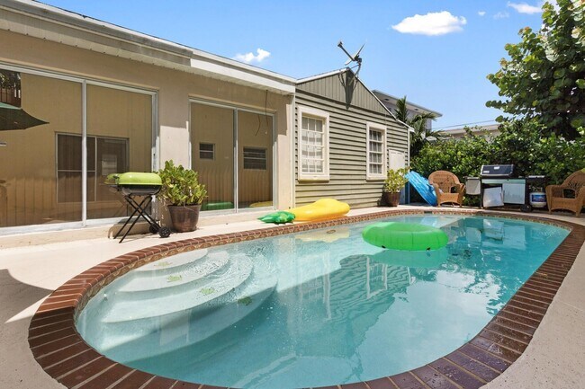 216 Ocean Breeze in Lake Worth Beach, FL - Building Photo - Building Photo