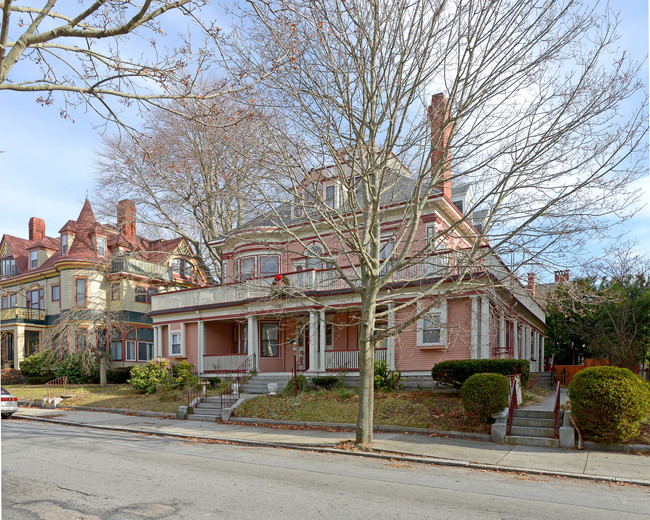 150 Cottage St in New Bedford, MA - Building Photo - Building Photo