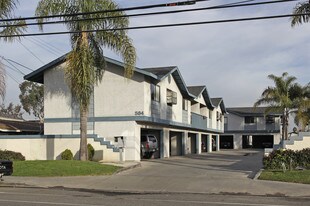 584 Hamilton St in Costa Mesa, CA - Building Photo