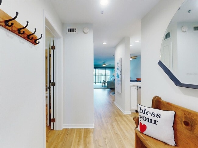 454 Bouchelle Dr, Unit 454 Bouchelle 202 in New Smyrna Beach, FL - Foto de edificio - Building Photo