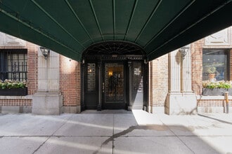 944-952 Lexington Ave in New York, NY - Building Photo - Building Photo