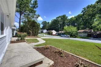 3946 Green Oak Dr in Doraville, GA - Building Photo - Building Photo