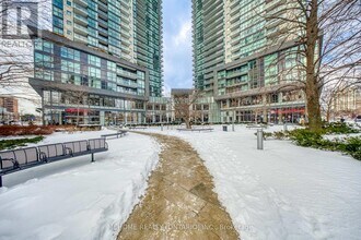 5168 Yonge St in Toronto, ON - Building Photo - Building Photo