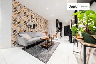 320 Manhattan Ave in New York, NY - Foto de edificio - Building Photo