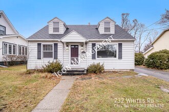 732 Whites Rd in Kalamazoo, MI - Foto de edificio - Building Photo