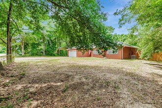 121 Hillwood Dr in Crestview, FL - Building Photo - Building Photo