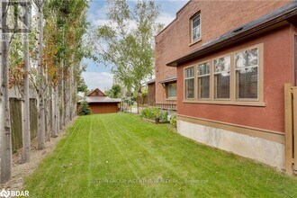 22 Queen St in Innisfil, ON - Building Photo - Building Photo