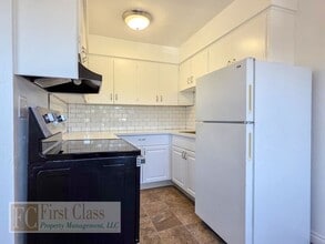 12345 SW Hall Blvd in Portland, OR - Building Photo - Building Photo