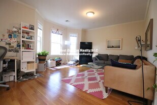 9 Marney St, Unit 3 in Cambridge, MA - Building Photo