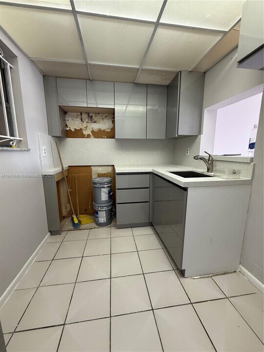 6820 W Flagler St in Miami, FL - Building Photo