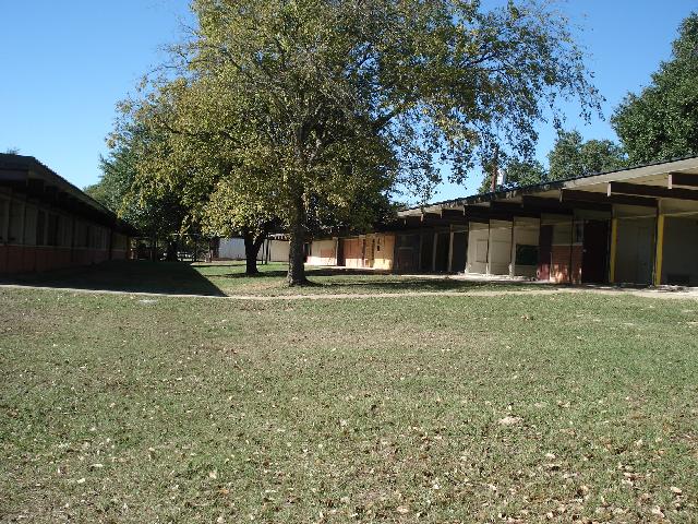 Columbus Village Apartments in Hearne, TX - Building Photo - Building Photo