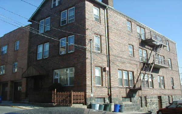 6408-6410 Polk St in West New York, NJ - Building Photo