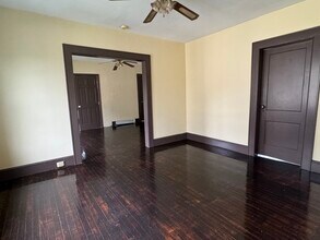 2436 E Main St, Unit 2436 E Main Street in Bridgeport, CT - Building Photo - Building Photo