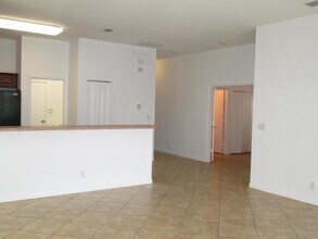 131 Lancaster Way in Royal Palm Beach, FL - Building Photo - Building Photo