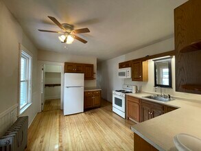 32 Walnut St in Maynard, MA - Foto de edificio - Building Photo