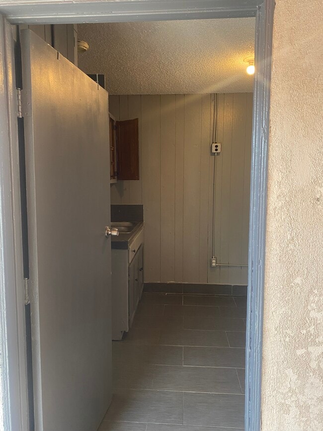 4112 Santa Ana St, Unit Studio /small kitchenette
