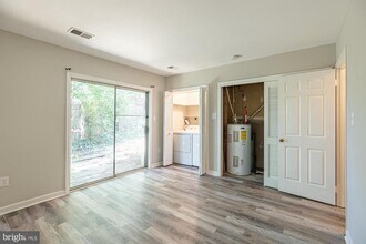 1204 N Wayne St in Arlington, VA - Building Photo - Building Photo