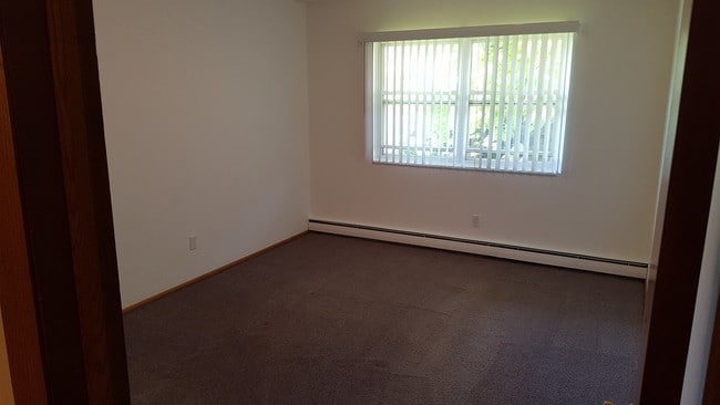 5650 W Wahner Ave, Unit 110 in Brown Deer, WI - Building Photo - Building Photo