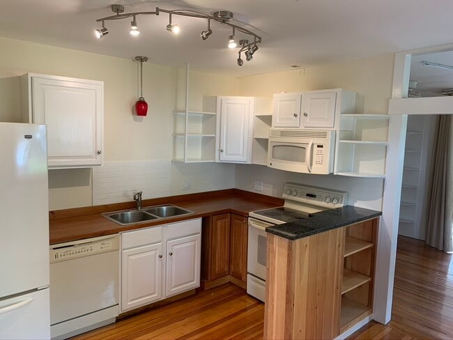 20 Baker Ave, Unit 20 Baker Ave upstairs