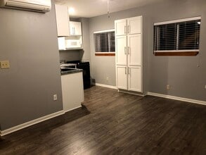 124 E Main St, Unit Apartment 7 in Stockbridge, MI - Building Photo - Building Photo