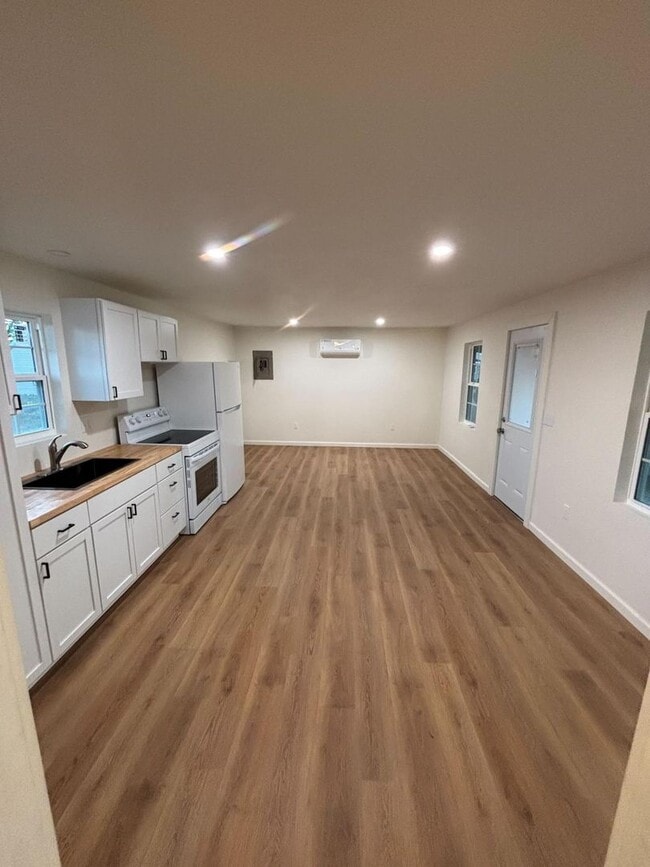 1396 Cranfield Rd in Mountain Home, AR - Foto de edificio - Building Photo