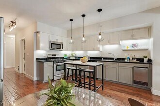 1755 Broadway, Unit 22 in Oakland, CA - Building Photo - Building Photo