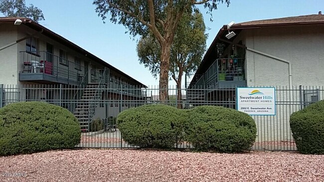 property at 2002 E Sweetwater Ave