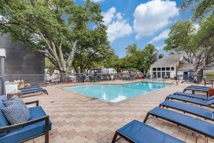 Argosy at Crestview in Austin, TX - Building Photo