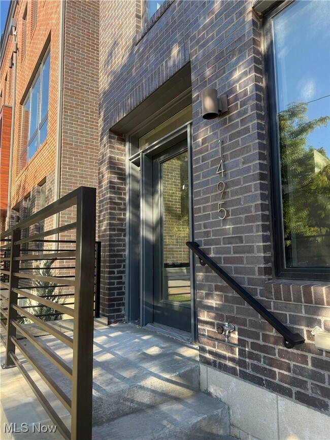 1495 Superior Ave E in Cleveland, OH - Building Photo - Building Photo