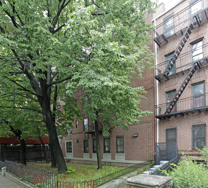 Eastern Parkway in Brooklyn, NY - Building Photo