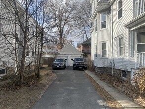 46 Everett St, Unit #2 in Arlington, MA - Foto de edificio - Building Photo