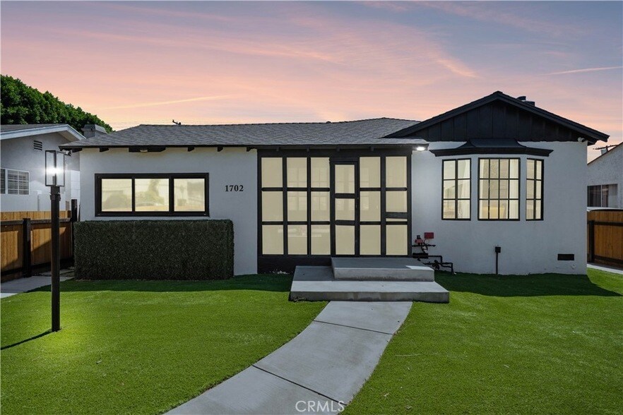 1702 Landis St in Burbank, CA - Building Photo